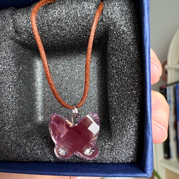 Gift 💝 SWAROVSKI light purple butterfly necklace - Picture 6 of 7